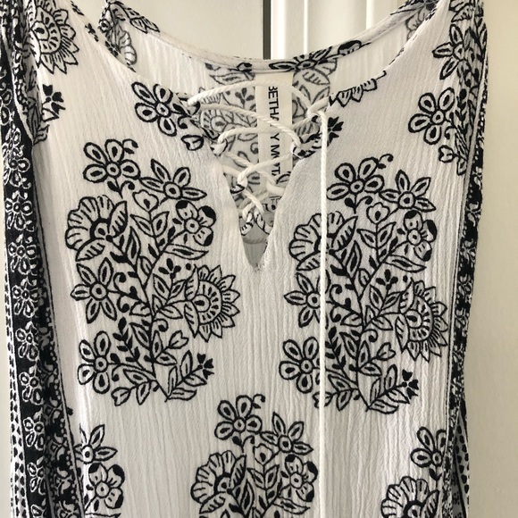 Black and white romper - Picture 2 of 3